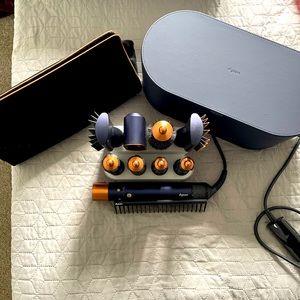 Dyson Airwrap - Limited edition blue & gold with extras